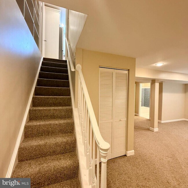 Building Photo - 14605 Nadine Dr