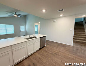 Building Photo - 547 Avalon