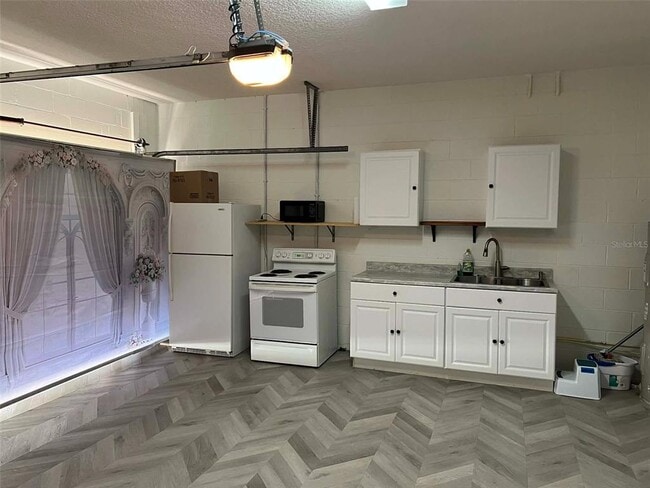 Building Photo - 1203 Cumbrian Lakes Ct