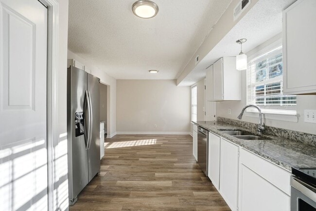 Building Photo - 2322 Pesca Ln