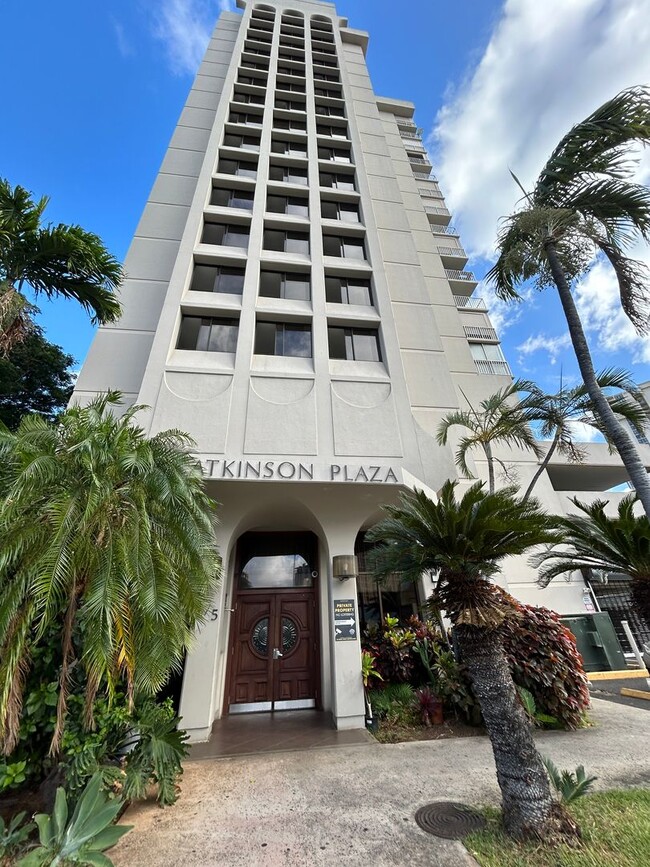 Building Photo - Fully furnished 1 bedroom w/ parking near Hawaii Convention Center, Ala Moana Shopping Center and...