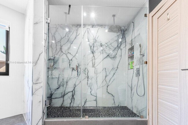 Building Photo - 9035 SW 156th Ct