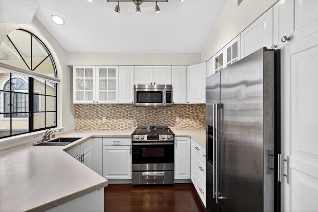 Building Photo - 1202 Devonwood