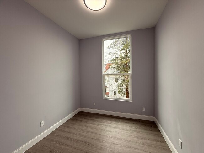 Building Photo - 222 Primrose Ave
