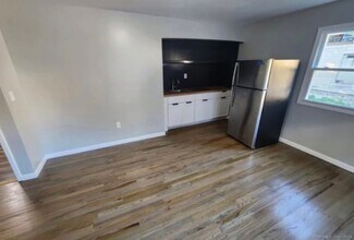 Building Photo - 1610 Iranistan Ave