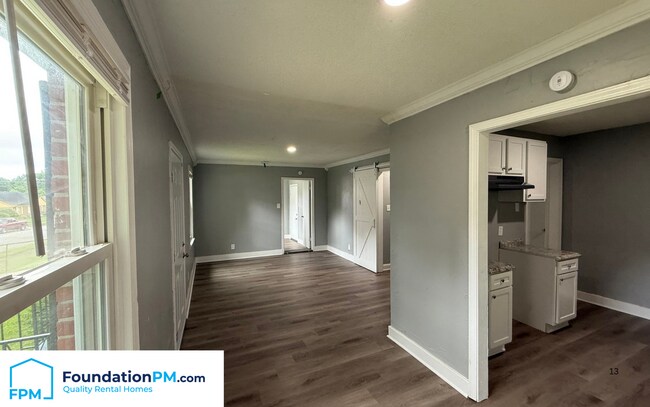 Building Photo - 2100 Worthington Cir