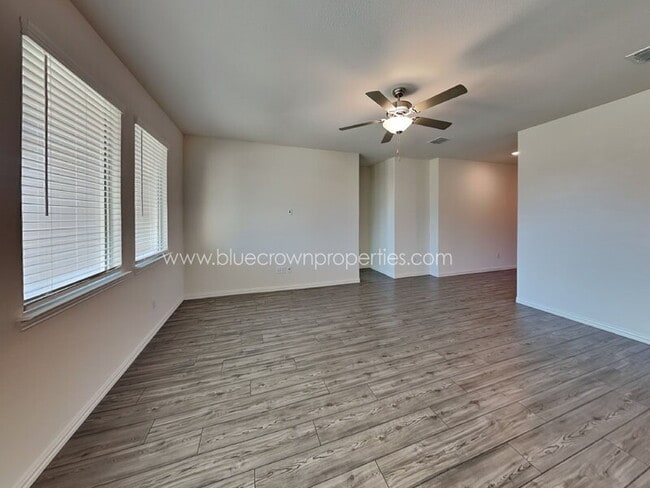 Building Photo - 4925 Woodloch Dr