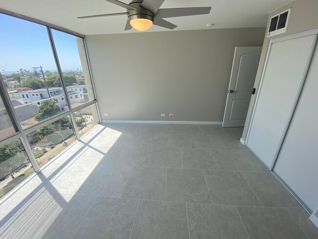 Building Photo - Pacific Beach - 3 blocks to Beach!  2bd/2ba Spacious 6th floor condo remodeled in 2022! Spectacul...