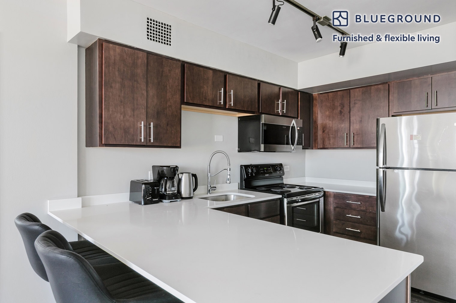 Building Photo - 5600 N Sheridan Rd