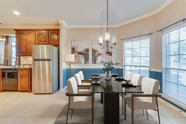 Building Photo - 10414 Hahns Peak Dr