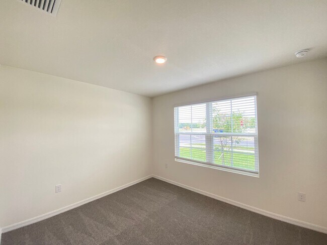 Building Photo - Avalon Woods 4/3/2 ***WON'T LAST***