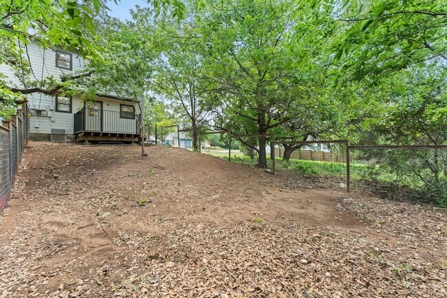 Building Photo - 15205 Cavalier Canyon Dr