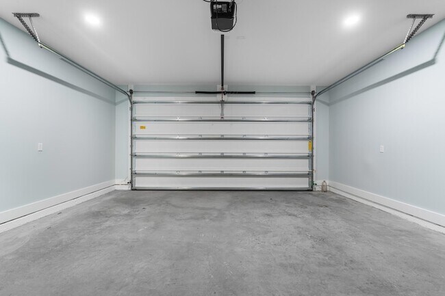 Building Photo - 5 Romana Ln