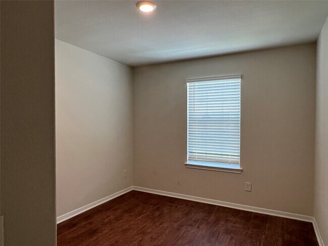 Building Photo - 4711 Prairie Chase Dr