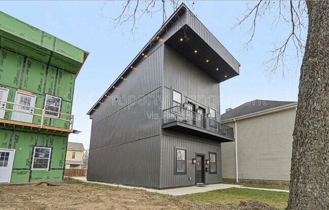 Building Photo - 92 E Innis Ave