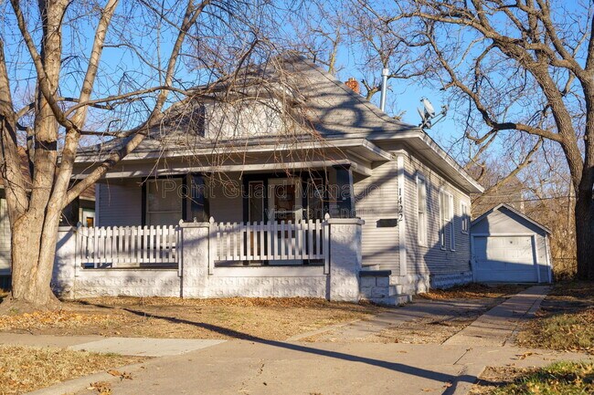 Building Photo - 1422 S Wichita St