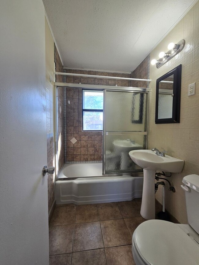 Building Photo - 2 bed, 1 bath in Shawnee, OK!