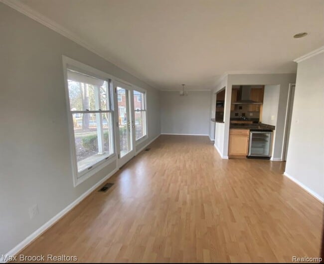 Building Photo - 885 N Old Woodward Ave