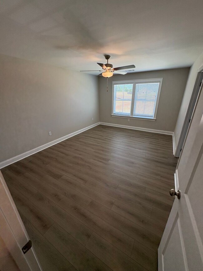 Building Photo - 127 Hunters Hill Wy