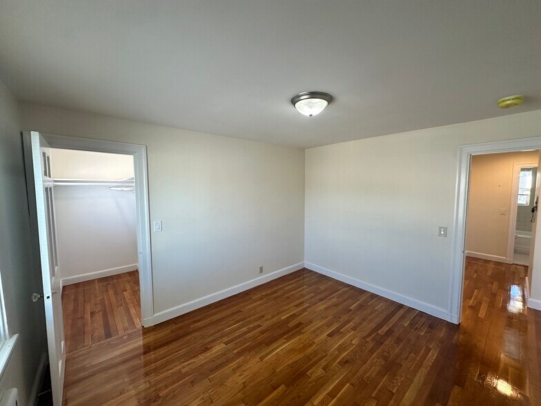 Building Photo - 5 Bishop Rd