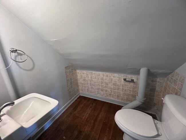 Building Photo - 101 Buchanan-