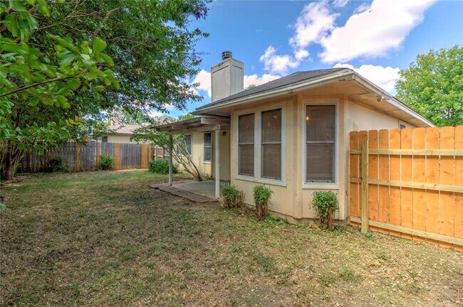 Building Photo - 109 Azalea Dr