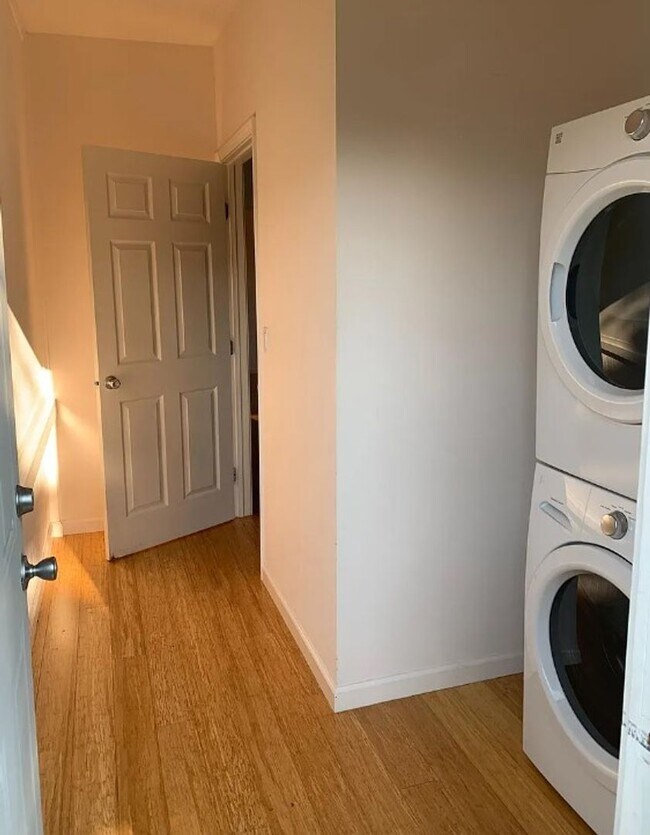 Building Photo - 2740-2746-2746 Harrison St