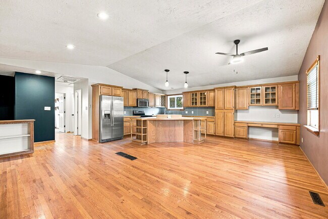 Building Photo - $3,195.95 - 4 Bed, 3 Bath Home in Thornton with Sun Room, Finished Basement & Fenced Backyard