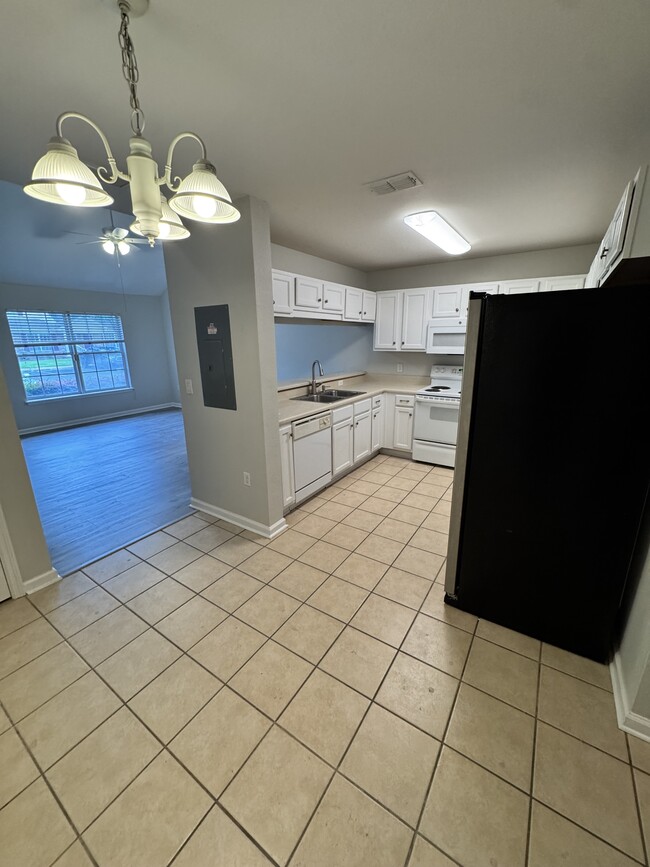 Building Photo - 4434 Gearhart Rd