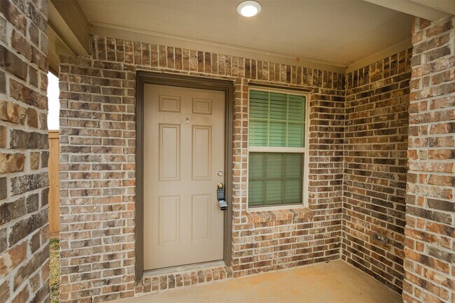 Building Photo - 5402 Logan Dale Dr