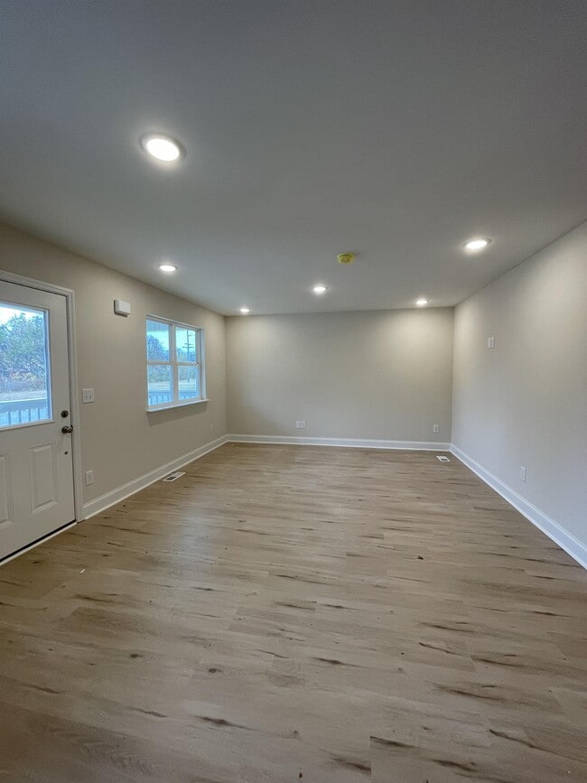 Building Photo - 3716 Central Ave