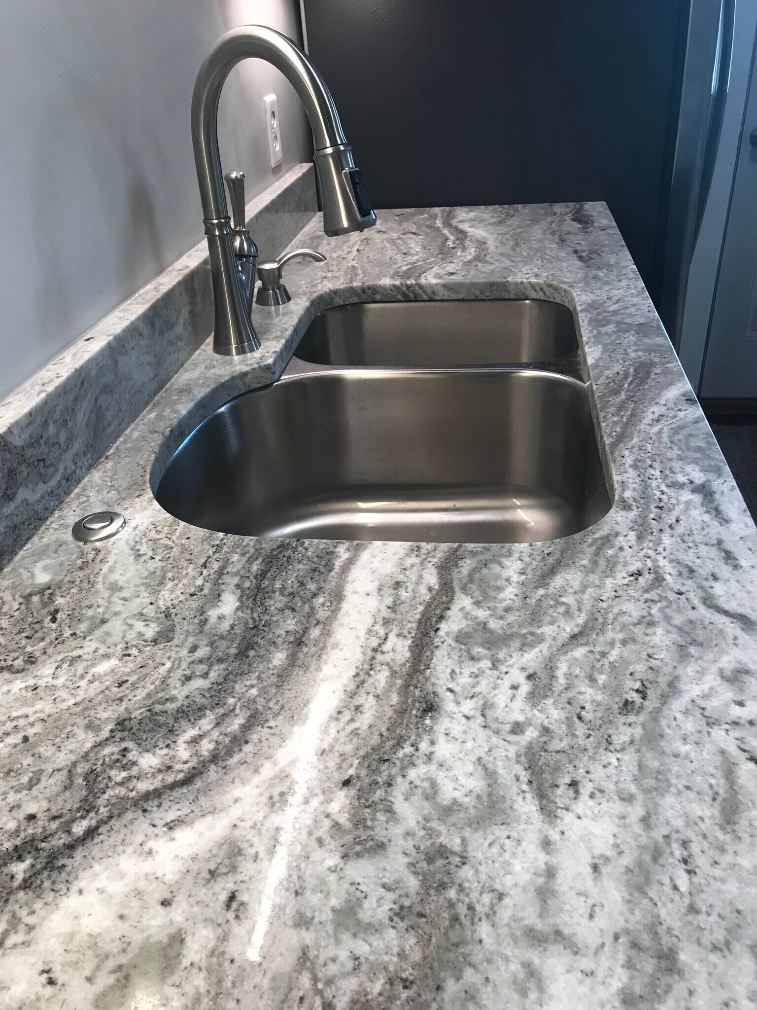 Building Photo - 633 E 11th Ave