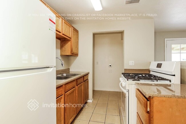Building Photo - 2842 N 65th Ave