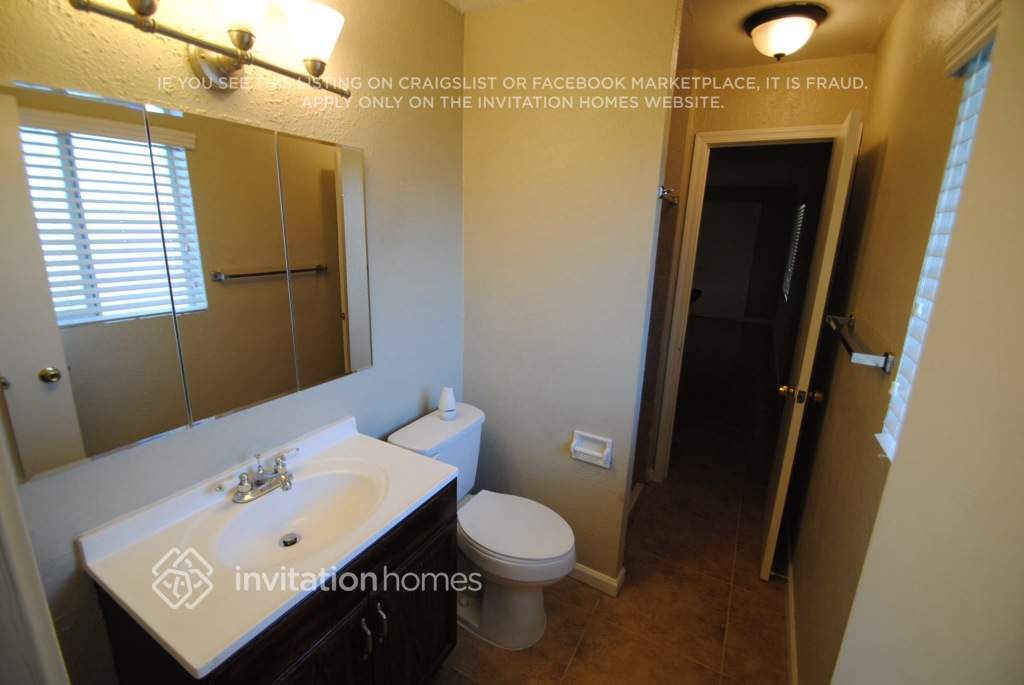 Building Photo - 4214 W Stella Ln