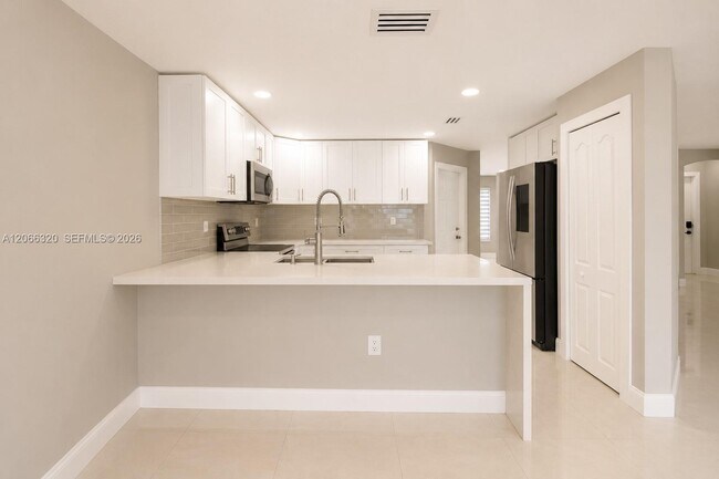 Building Photo - 16354 SW 48th Terrace
