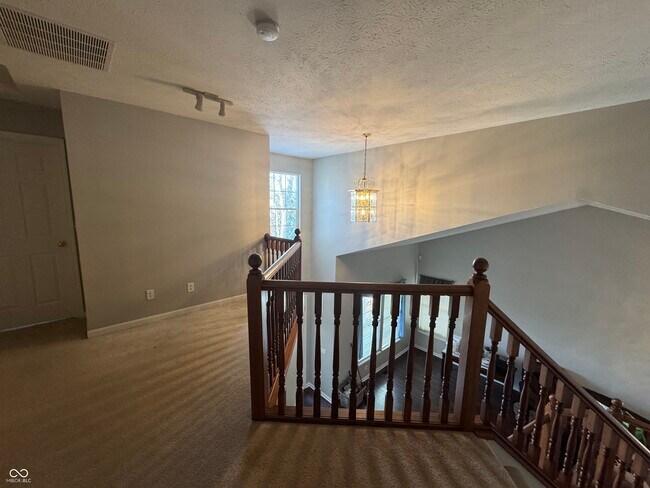 Building Photo - 7435 Sycamore Run Dr