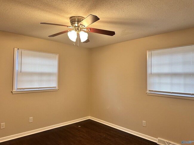 Building Photo - 326 Drake Ave SW