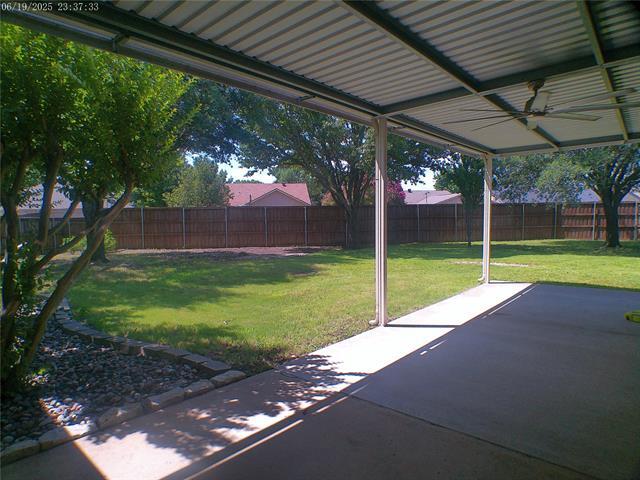 Building Photo - 8102 Luna Dr