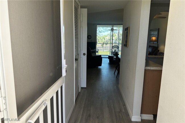 Primary Photo - 400 Forest Lakes Blvd