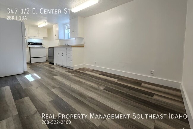 Building Photo - 347 1/2 E. Center St-