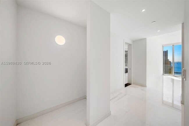 Building Photo - 300 Biscayne Blvd
