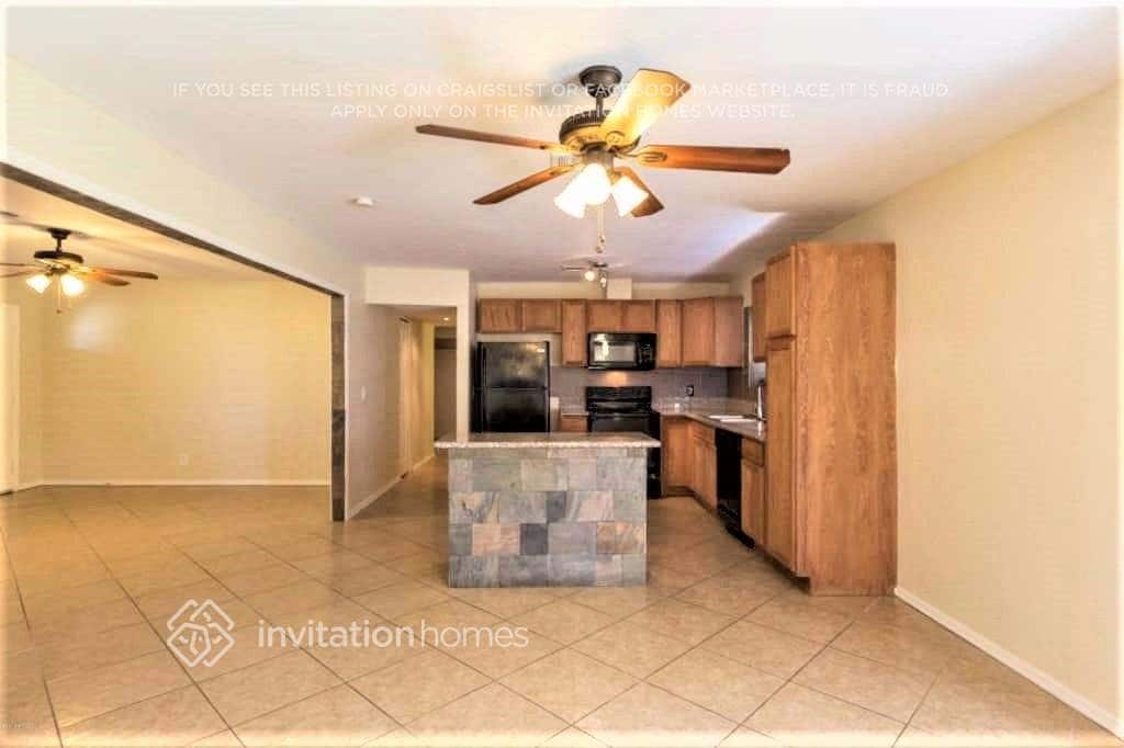 Building Photo - 3415 W Shaw Butte Dr