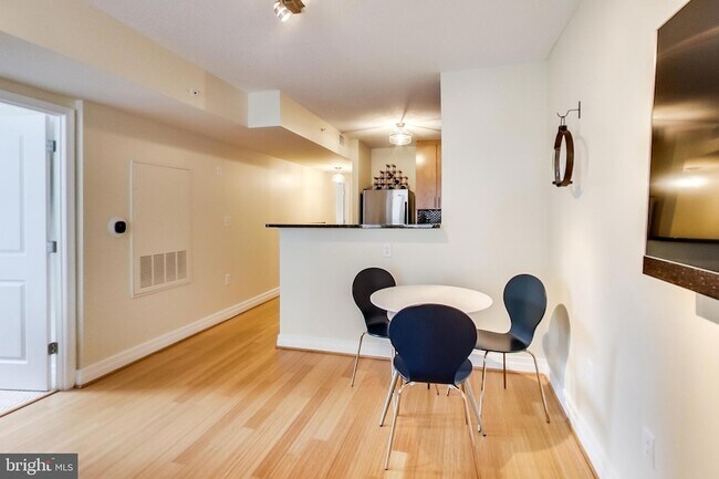 Building Photo - 915 E Street NW Unit 613