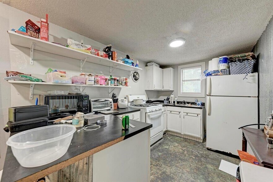 Building Photo - 2834 Salado St