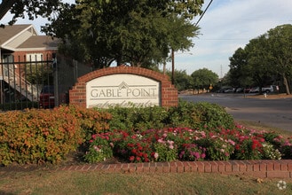 Building Photo - Gable Point