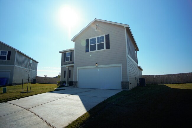 Building Photo - 12633 Henry Clay Dr