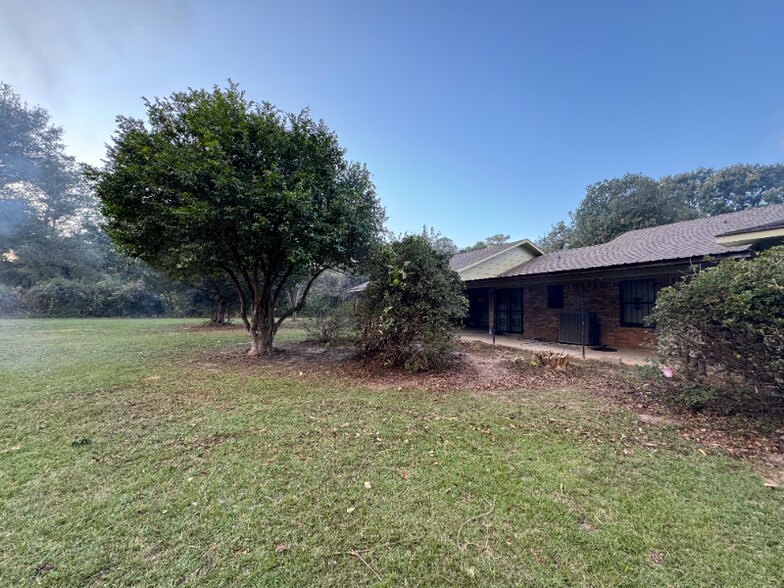 Building Photo - 10401 Northhill Ct