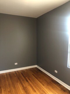 Building Photo - 647 N Hamlin Ave