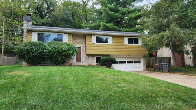 Primary Photo - 708 E Eddington Ct