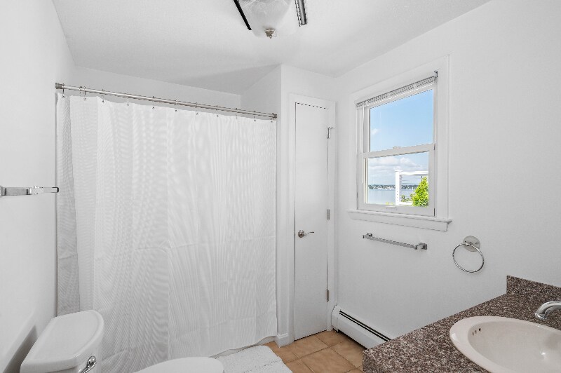 Building Photo - 240 Narragansett Ave